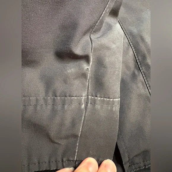 Canada Goose- Langford Coyote Trim Slim Parka. Size M - Picture 14 of 16